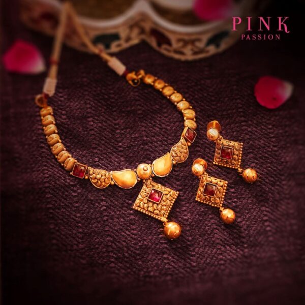 Antique necklace set