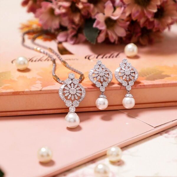 Manubhai Real Diamond PENDANT SET