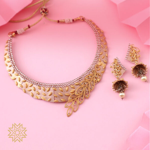 Antique necklace set