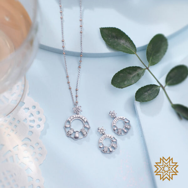 Manubhai Real Diamond PENDANT SET