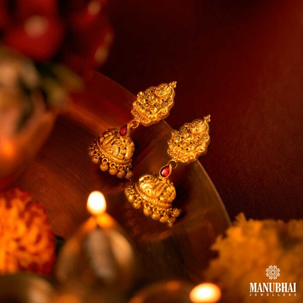 Light weight gold earrings
