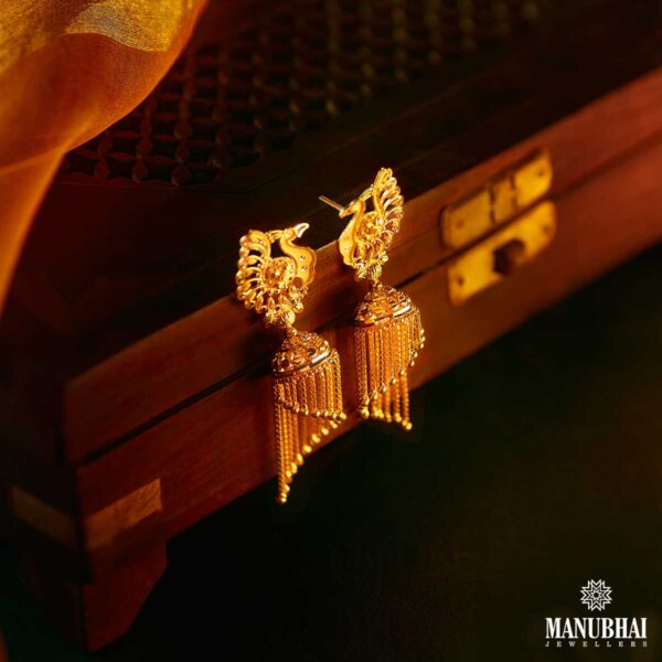 Light weight gold earrings