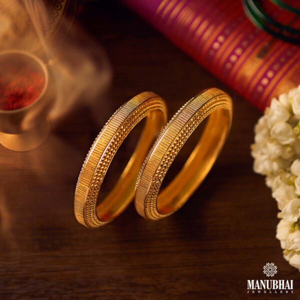 Gold bangle