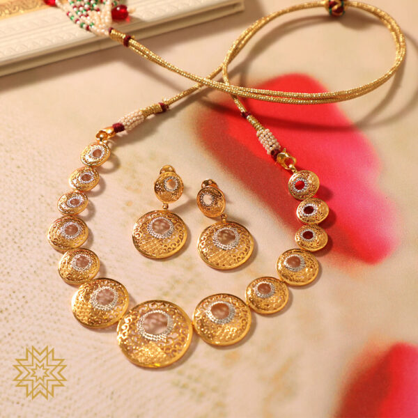 Gold Circle Kundan Designed Choker Necklace set