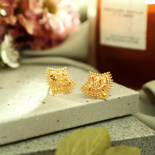 Gold earrings