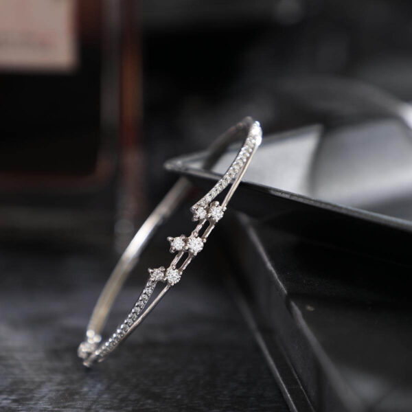 Manubhai Real Diamond Bangle