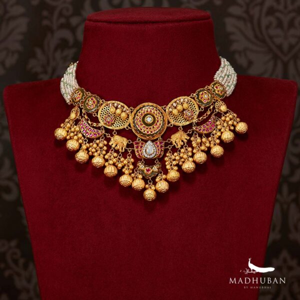 Antique necklace set
