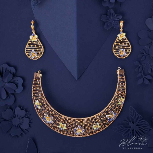 Vibrant Floral Detailed Gold Necklace set