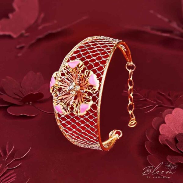 Light weight gold bracelet
