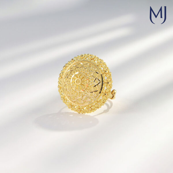 Light weight gold ring