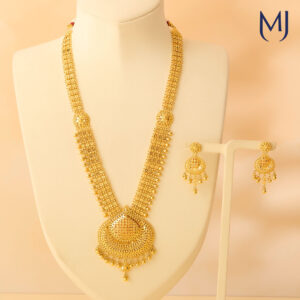 Gold necklace set