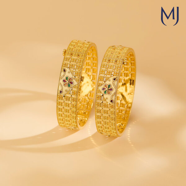 Gold handmade bangle