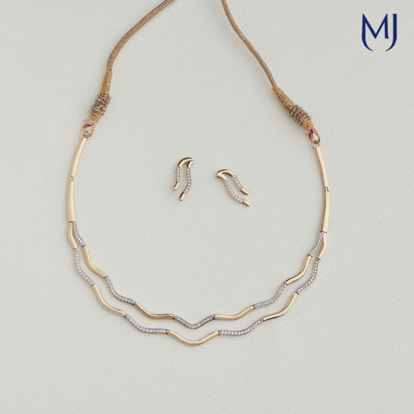 Light weight gold necklace set