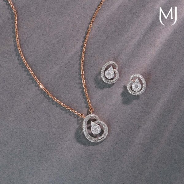 Real diamond pendant set
