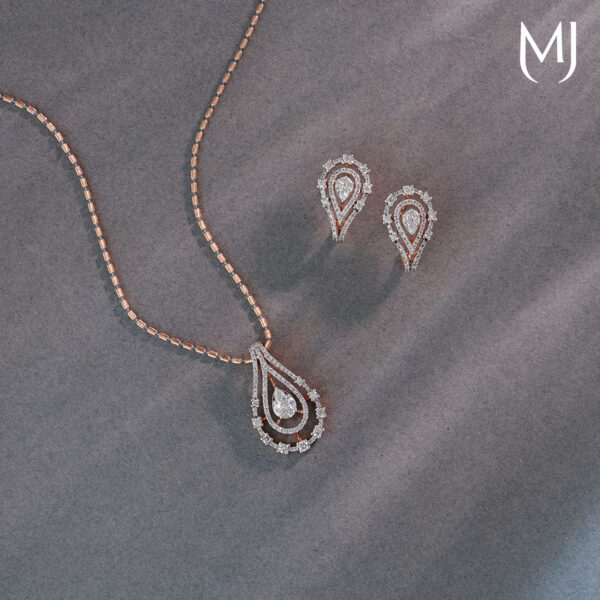 Real diamond pendant set