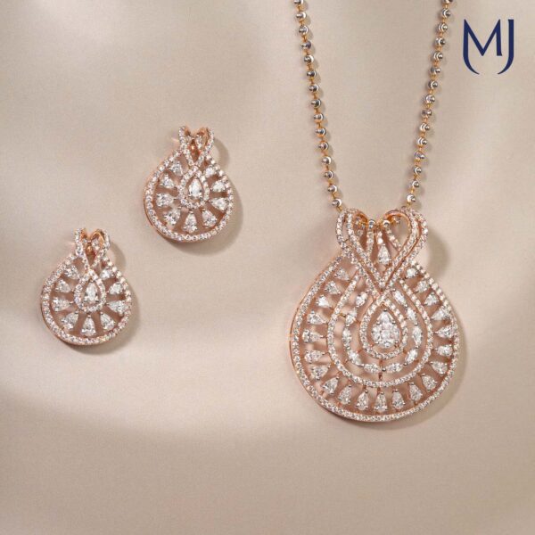 Real diamond pendant set