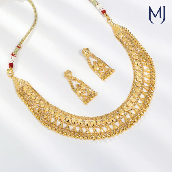 Light weight gold necklace set