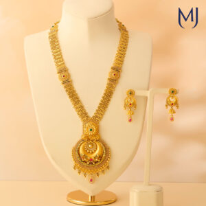 Gold necklace set