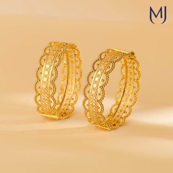 Gold handmade bangle