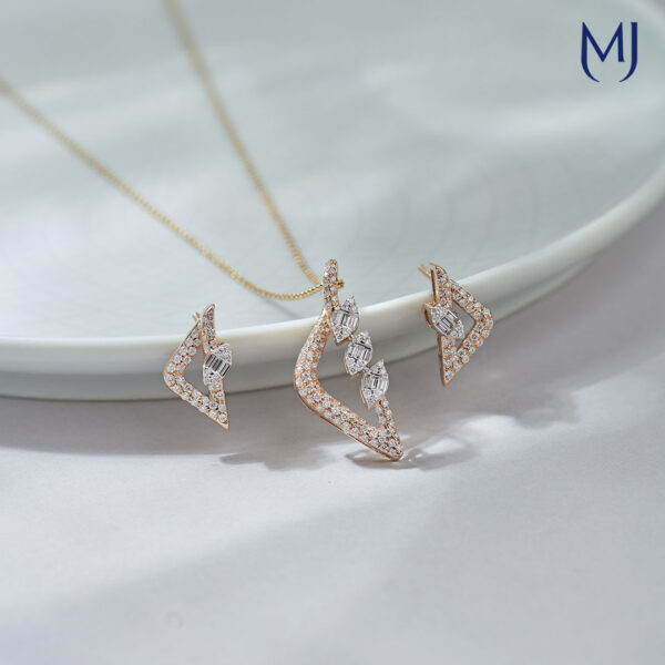 Real diamond pendant set