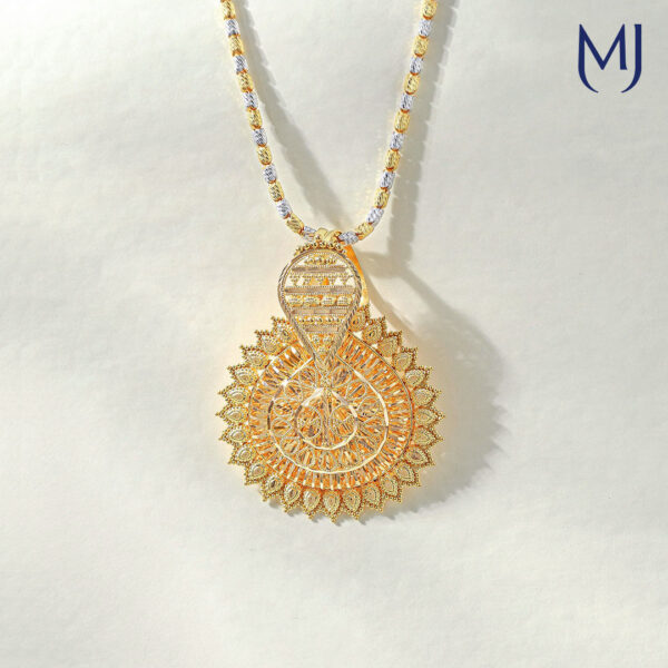 Light weight gold pendant