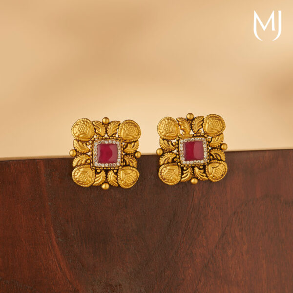 Light weight gold earrings