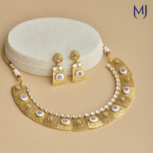 Antique necklace set