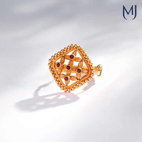 Light weight gold ring