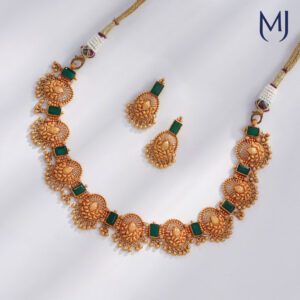Light weight gold necklace set