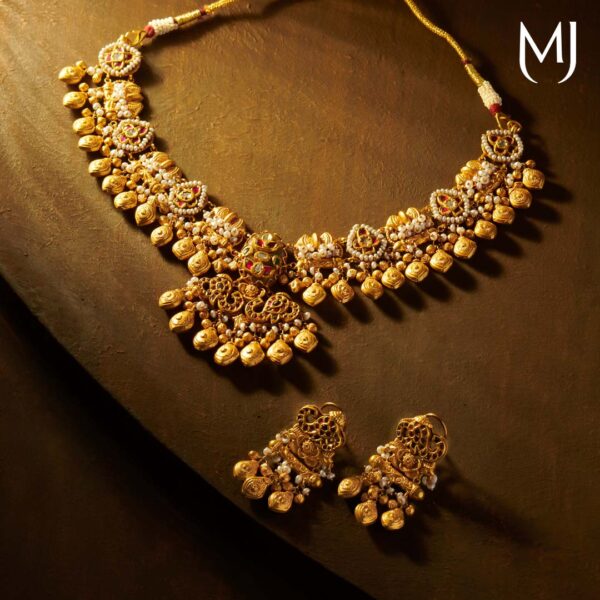 Antique necklace set