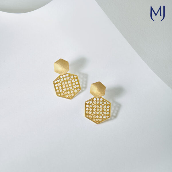Light weight gold earrings