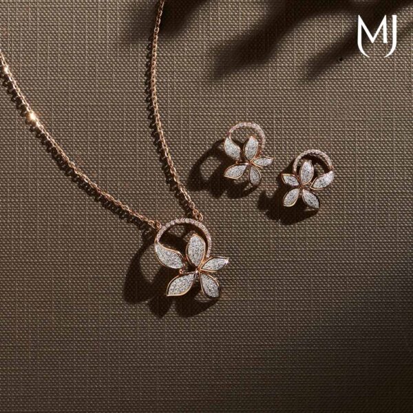 Real diamond pendant set