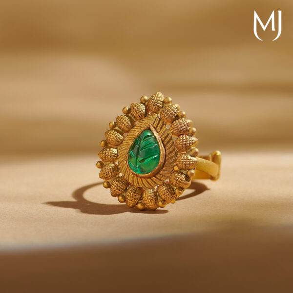 Light weight gold ring