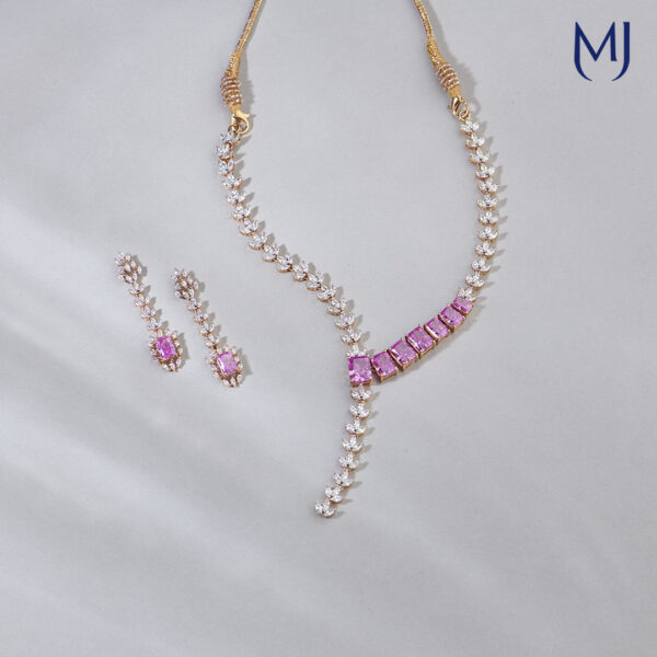 Light weight gold necklace set