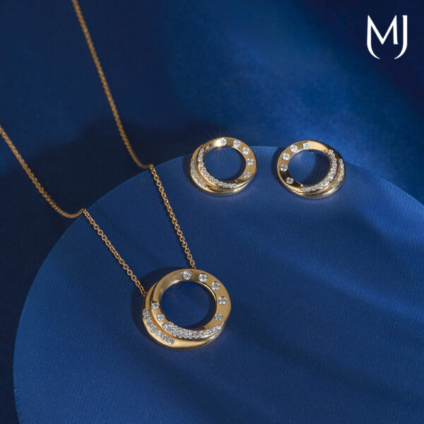 Real diamond pendant set