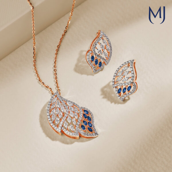 Light weight diamond pendant set