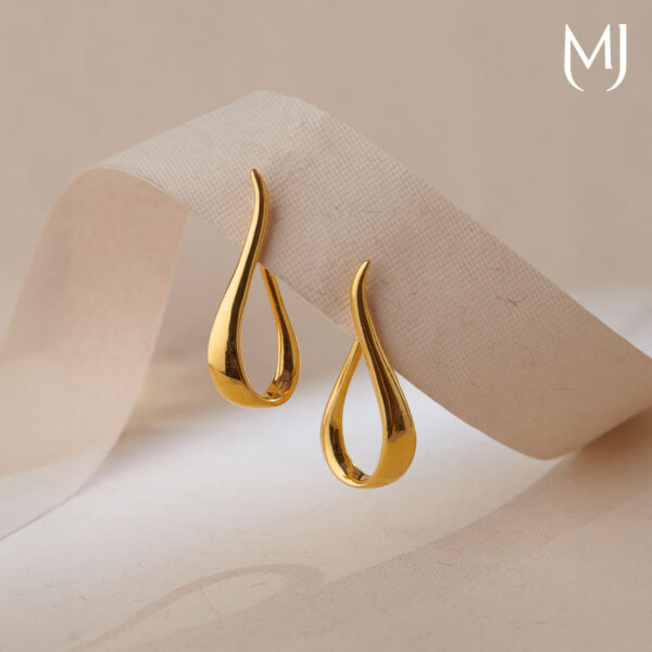 Light weight gold earrings