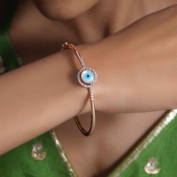 Light weight gold bracelet