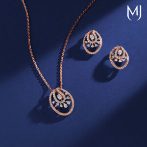 Light weight diamond pendant set