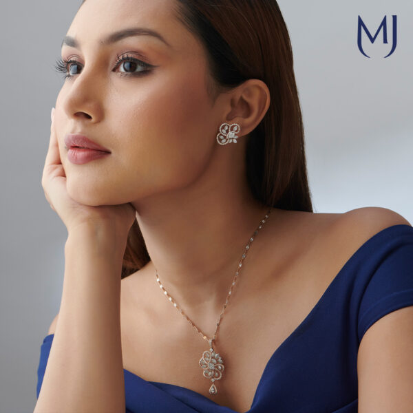 Real diamond pendant set