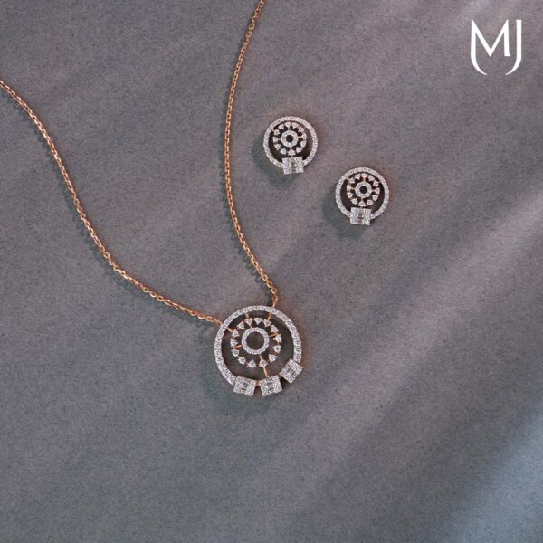 Light weight diamond pendant set