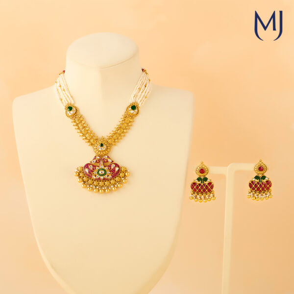 Antique necklace set