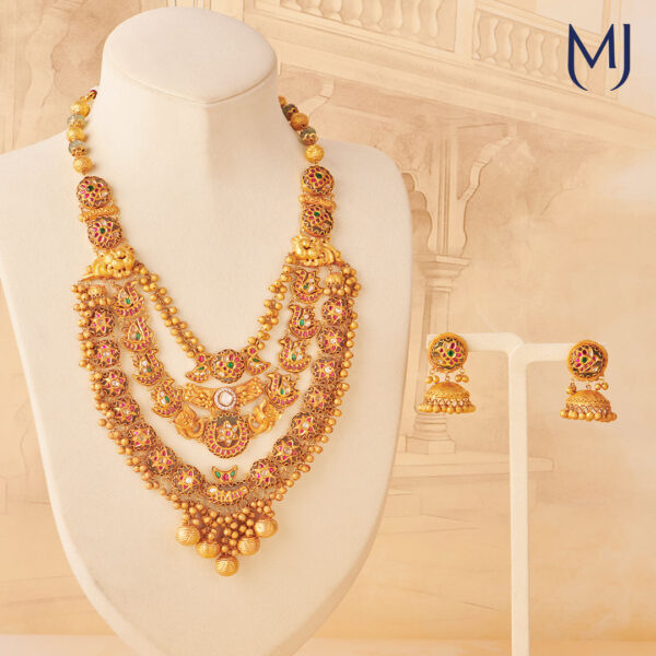 Antique necklace set