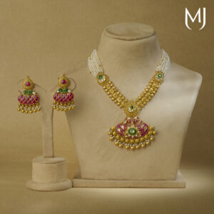 Antique necklace set