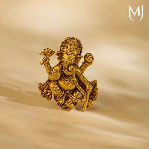 Light weight gold pendant