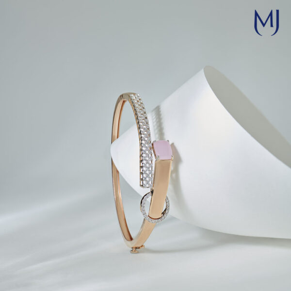 Light weight gold bracelet