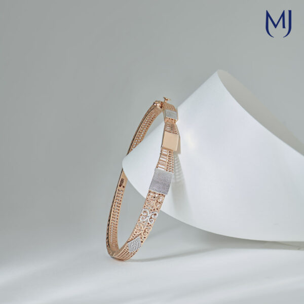 Light weight gold bracelet