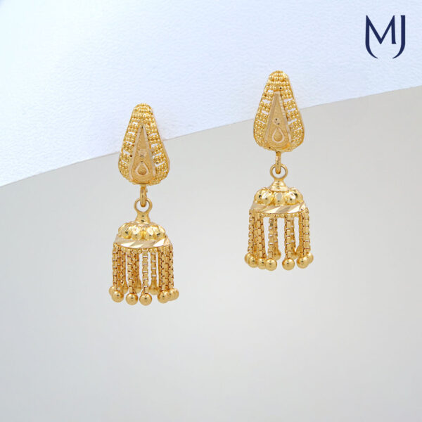 Light weight gold earrings