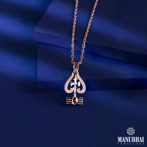 Light weight gold pendant