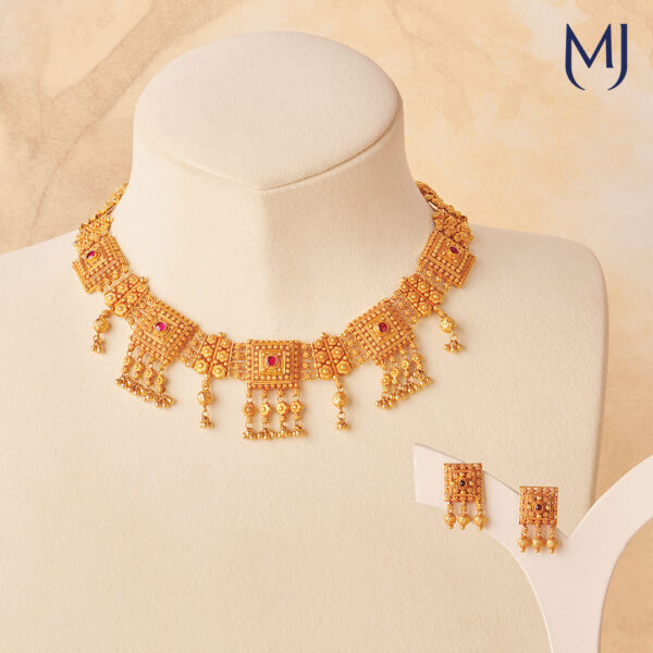 Light weight gold necklace set